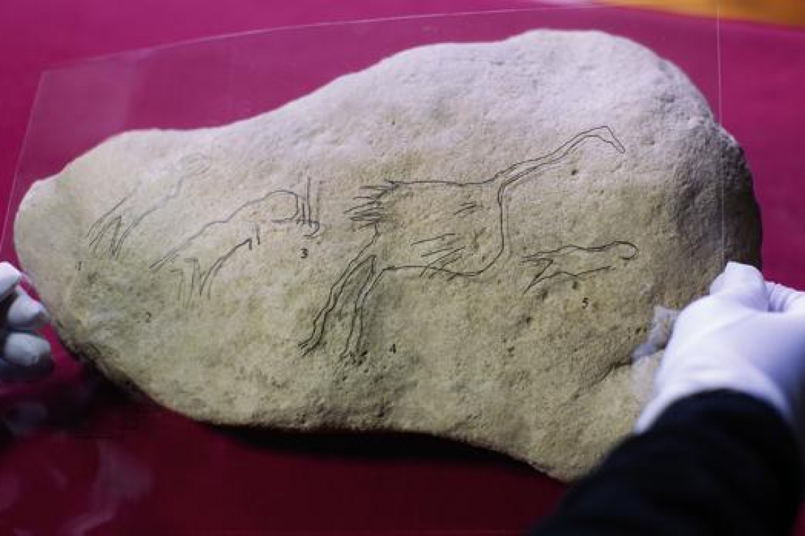 Grullas, grabados y sílex: así nació el arte narrativo hace 12.500 años