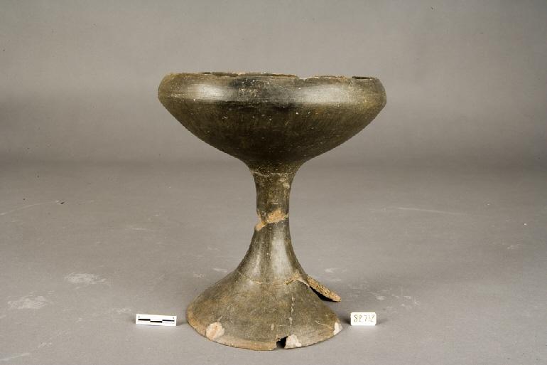 Copa argárica del yacimiento de Ciavieja datada entre el 1880 y el 1550 a.C. (bronce pleno), Museo de Almería. Fuente: Red Ceres, ceres.mcu.es